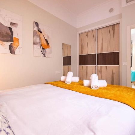 Slava Luxury Suite เซบีญา ภายนอก รูปภาพ