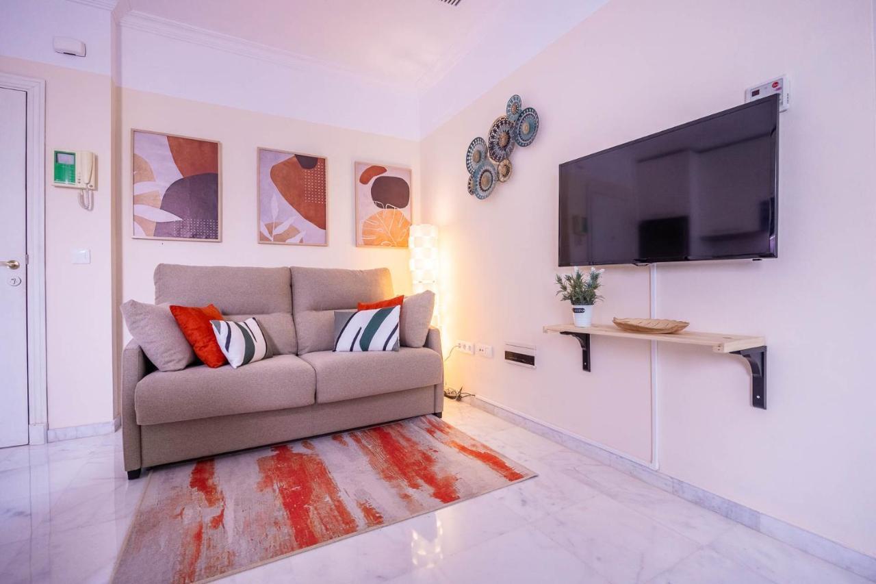 Slava Luxury Suite เซบีญา ภายนอก รูปภาพ