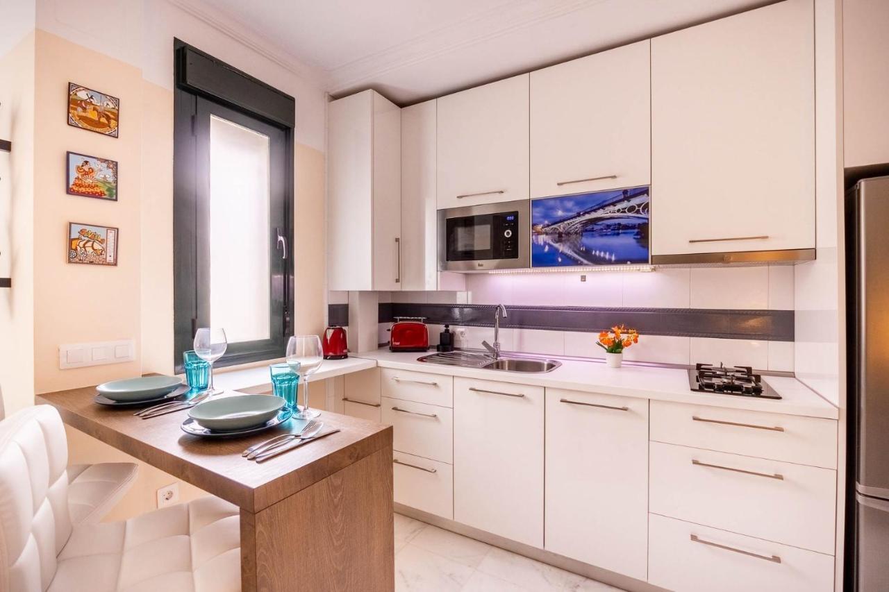 Slava Luxury Suite เซบีญา ภายนอก รูปภาพ