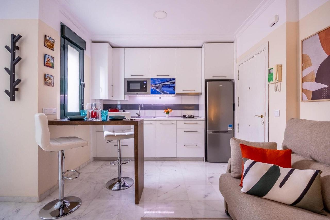 Slava Luxury Suite เซบีญา ภายนอก รูปภาพ