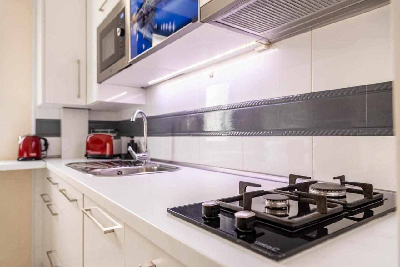 Slava Luxury Suite เซบีญา ภายนอก รูปภาพ